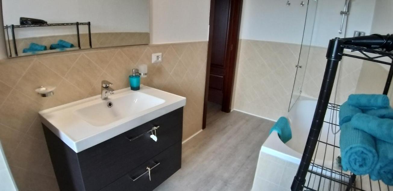 דירות פורטו טורס Casa Rosy - Stanza Privata Con Bagno Esclusivo E Parcheggio Gratuito מראה חיצוני תמונה